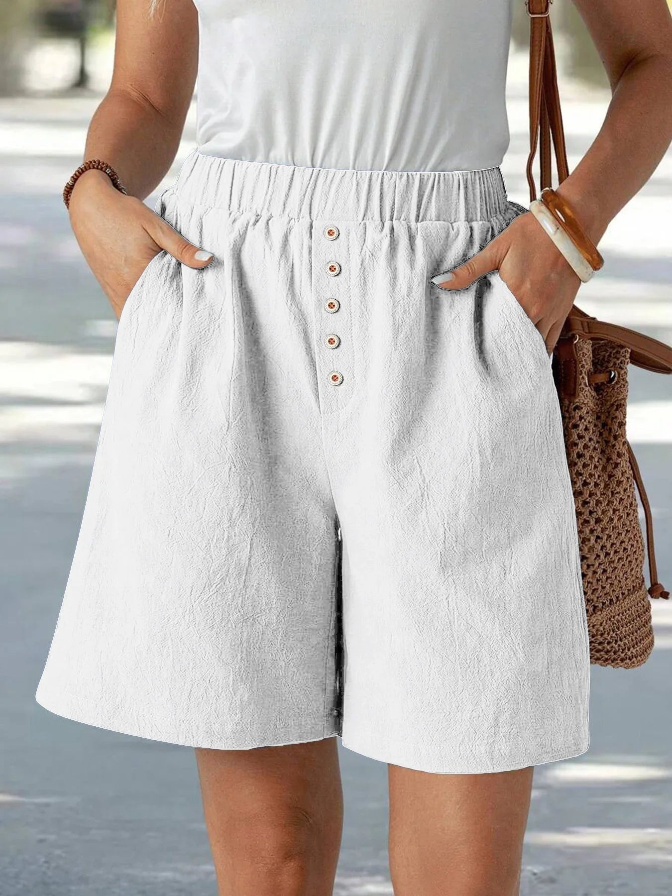Buttoned Linen Bermuda Shorts