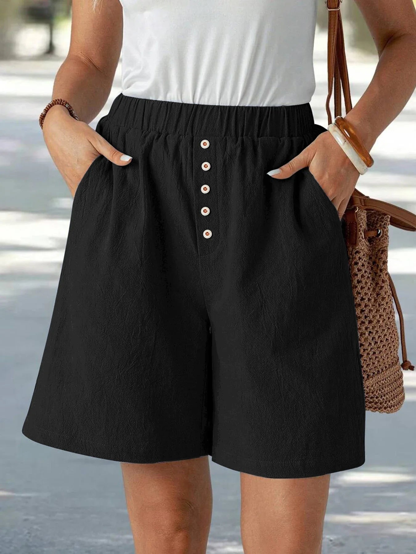 Buttoned Linen Bermuda Shorts