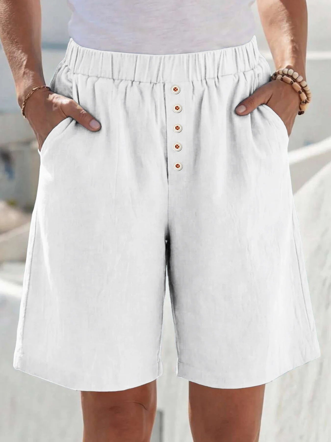 Buttoned Linen Bermuda Shorts