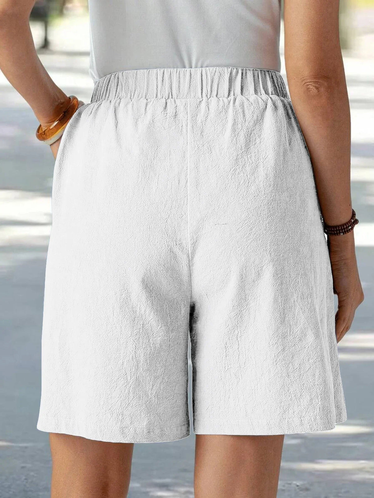 Buttoned Linen Bermuda Shorts
